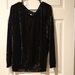 Like new Crushed velvet long sleeve black women's size medium